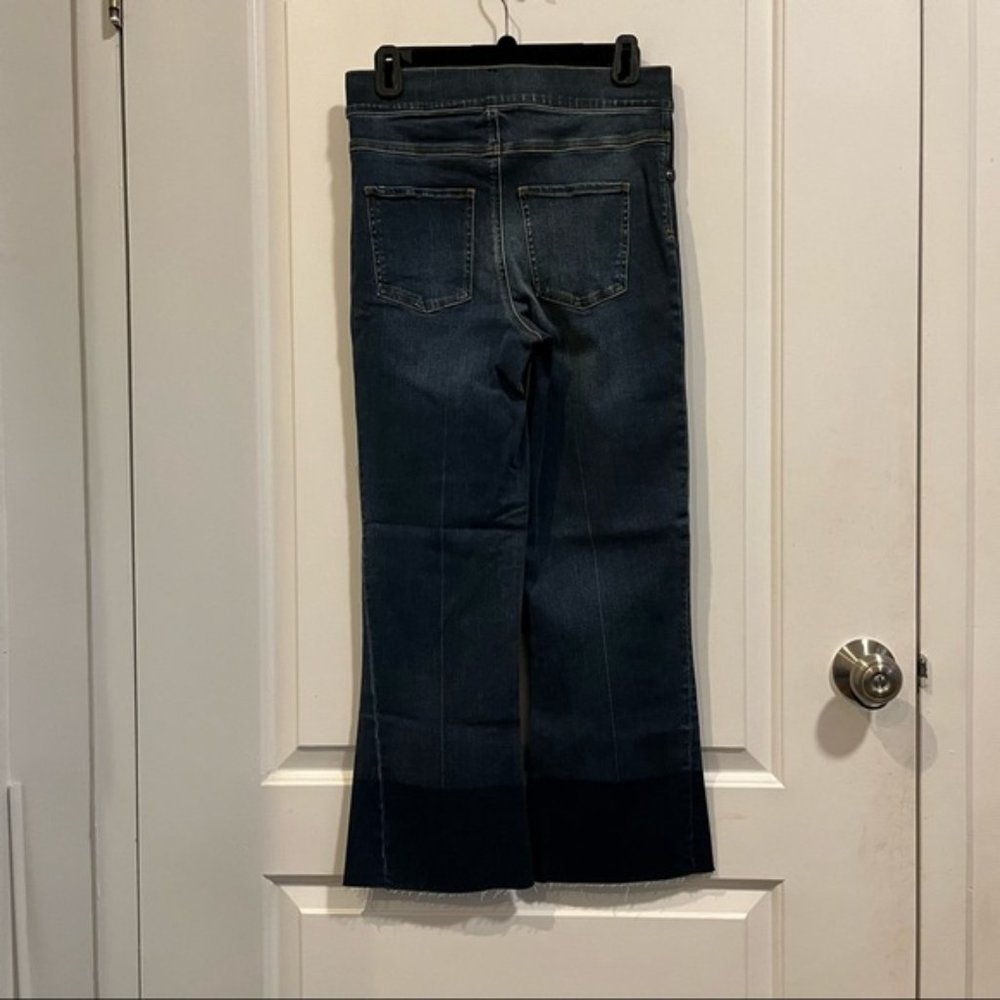 Spanx by Sara Blakey Collection, Cropped Flare Denim Jeans, M - Picture 5 of 5
